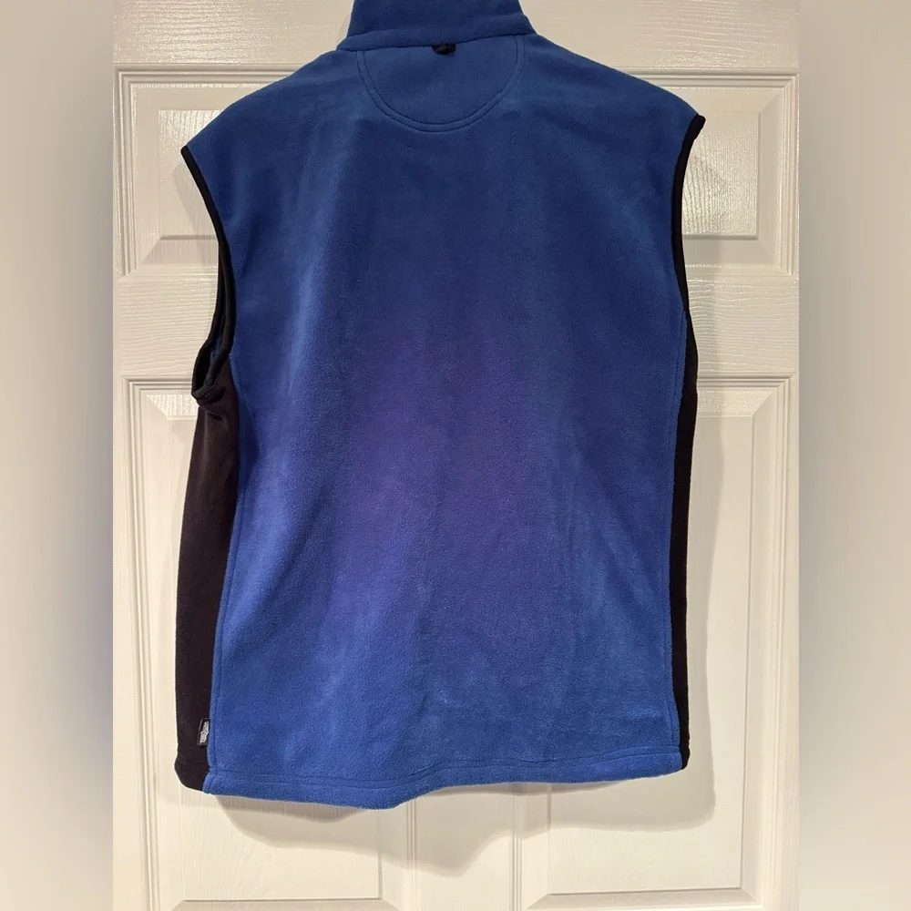 Gently used Hunter Mountain Embroidered Fleece Vest size Large - Picture 4 of 8